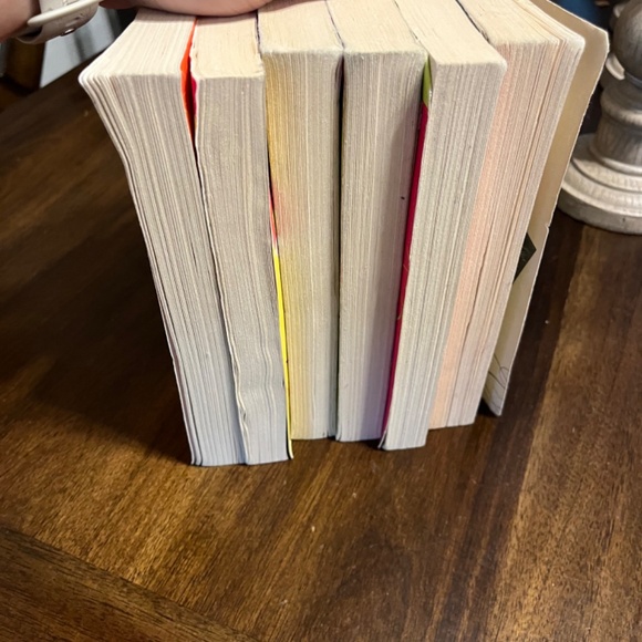 Pretty Little Liars books 1-5 & 7 - Picture 4 of 4